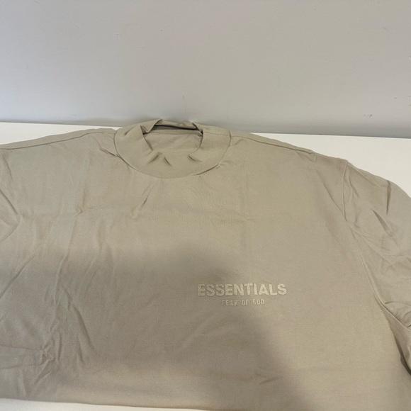 Essentials Tshirt - Picture 1 of 5